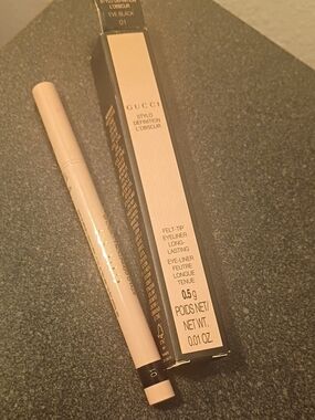 Gucci Felt-Tip Eyeliner — Soft Pink and Black